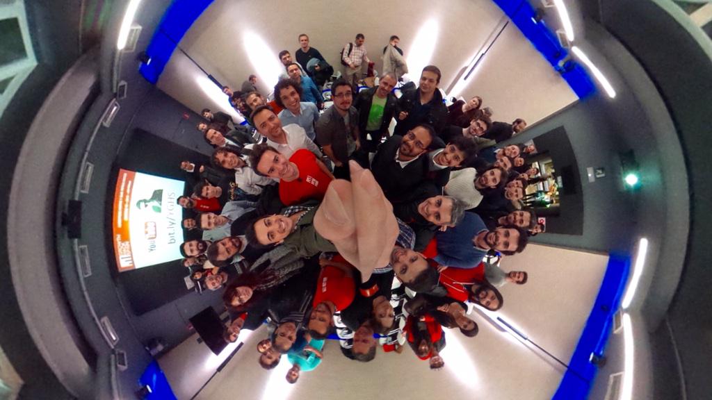 _madnerds's tweet photo. #360selfie with @GrowthHackSpain! #GHSMad http://t.co/KDodFWXMXU