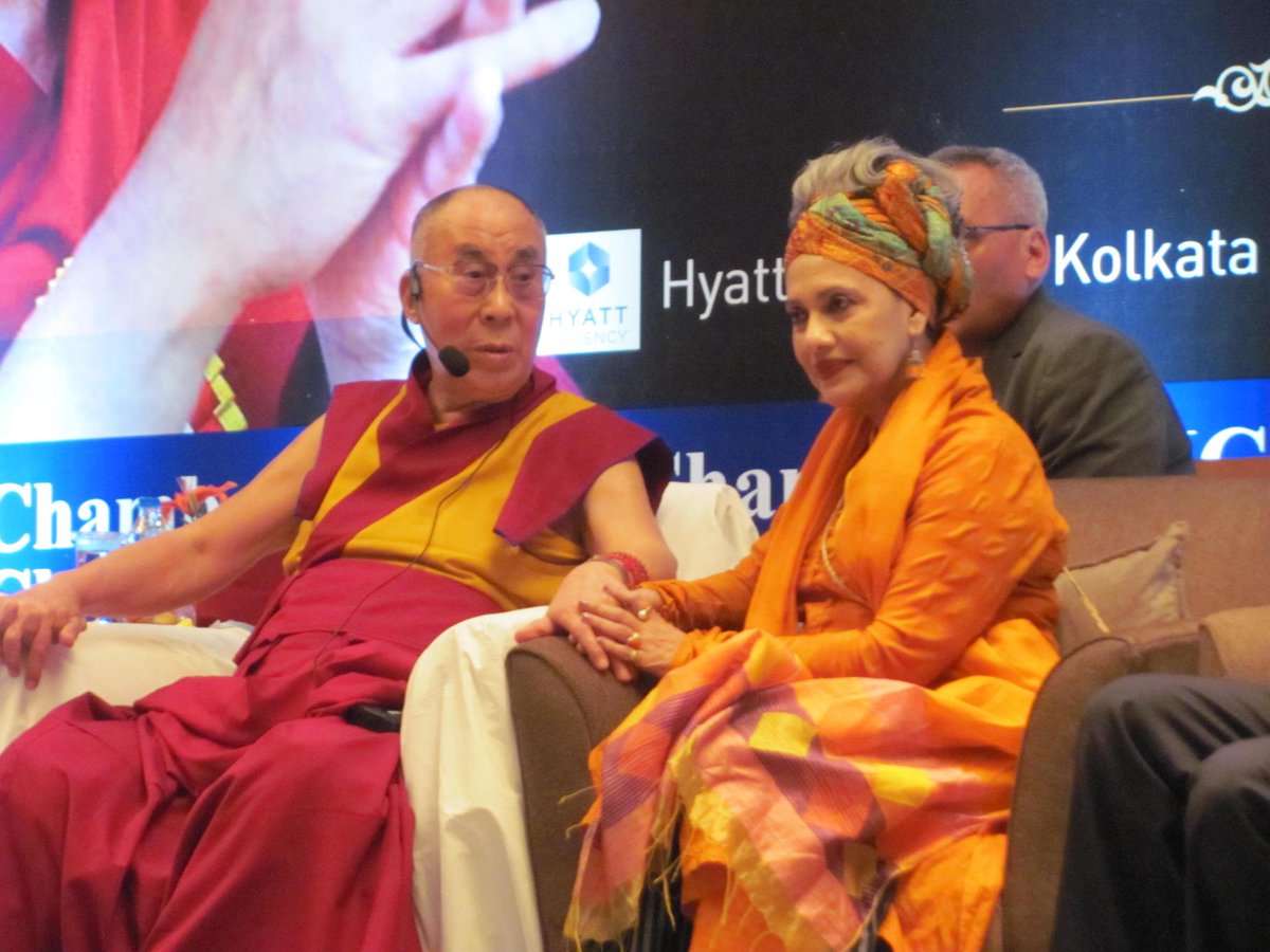 AlokanandaRoy's tweet photo. The Divine Touch.................... yet so humane! http://t.co/NJ2V2xDrZK
