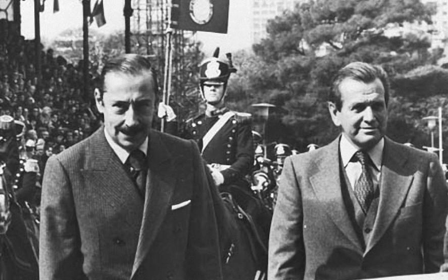 bwmol's tweet photo. Attack on our freedom? Dutch king has selective memory!
#zorreguieta #videla #fatherinlaw

http://t.co/la2kLlElT6 http://t.co/bCgggUjon4