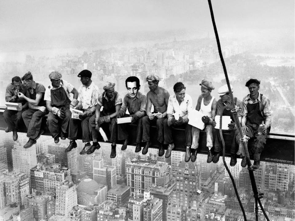 Guldan_V's tweet photo. Il n'en perd pas une, #Sarkozy pour être sur les photos historique!
#JeSuisNico #SarkoPartout #SarkoLincruste http://t.co/NSi4BKz5ji