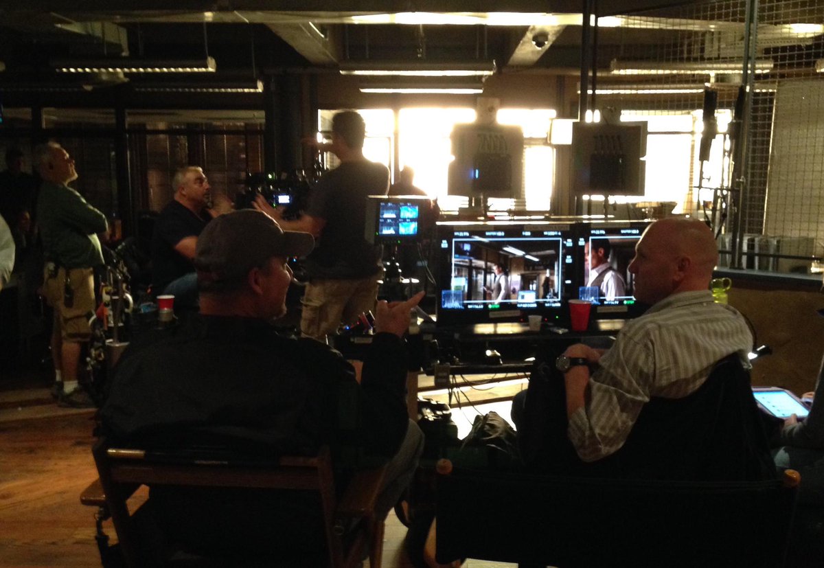 7x11 "CASTLE, P.I" post-ep tweets & pics B7QPo5zCMAAAL0k