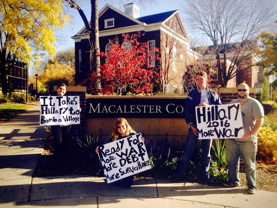 YAL_MN's tweet photo. Our #YALMN activists protesting the #HillaryClinton speech at Macalaster College.
#YALiberty #TCOT #TLOT http://t.co/1FthY7dCPx