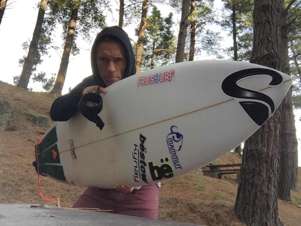 ibongarmendia1's tweet photo. Testarada en dos condiciones totalmente diferentes de olas solo puedo decir que tengo una joya @frussurf @kynaywear http://t.co/mXiaSkvA82