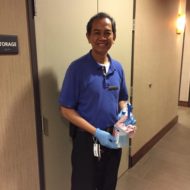 hundredx's tweet photo. Roberto @Hampton puts the extra in extraordinary #customerservice! Check it out! http://t.co/VClzU5XNDB #makeahero http://t.co/2QnPqcbI0v