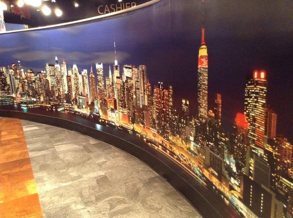 Jairopolis's tweet photo. ...En el piso 86 de un edificio en la 33 Street ! SABEN DONDE ES ESO??? Wtf? Freaking BUILDING @EmpireStateBldg 😱😁😜 http://t.co/vojgFmwjaf