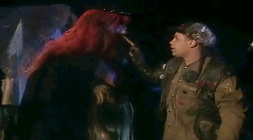KrytenRD's tweet photo. Err, might I suggest caution sir, some GELF's have their sphinctral orifices in their faces! #RedDwarf #Emohawk http://t.co/9mX43hIkEm