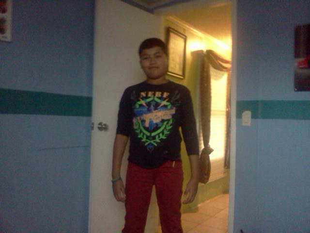Fancyava2375's tweet photo. At frendes houes hanging out http://t.co/VVCswDPiRt