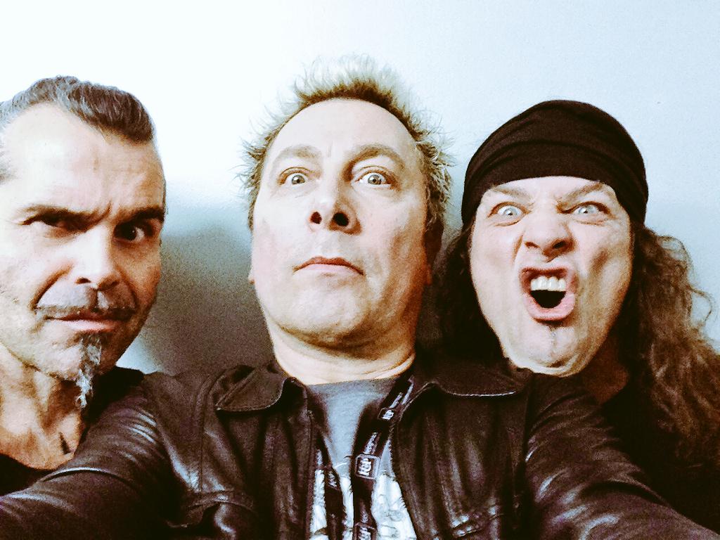 VIRGINRINGO's tweet photo. Ready in backstage! #Tetralogia tour! @PieroPelu @TokyDJ live at @AlcatrazMilano now!!! #Frankie http://t.co/AaZu9wzK9t