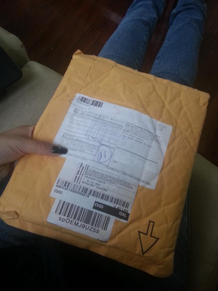 ripmyotp's tweet photo. IT FINALLY ARRIVED! IM SO FUCKING HAPPY❤ #LIVESOS #AMNESIAEP @5SOS @Calum5SOS @Luke5SOS @Michael5SOS @Ashton5SOS http://t.co/0DnPTzQE8S