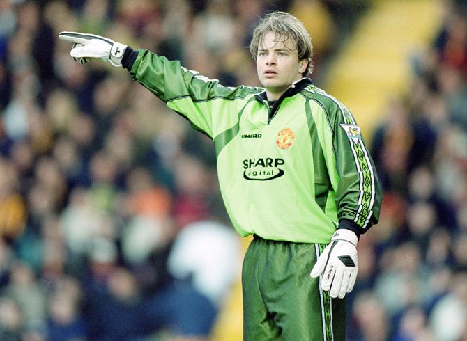 Happy 43rd birthday to the one and only Mark Bosnich! Congratulations 