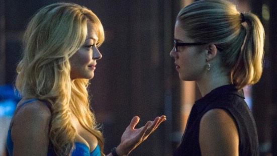 FELICITY's mom RETURNS to 'ARROW' this season in Episode 18! #HYPE!