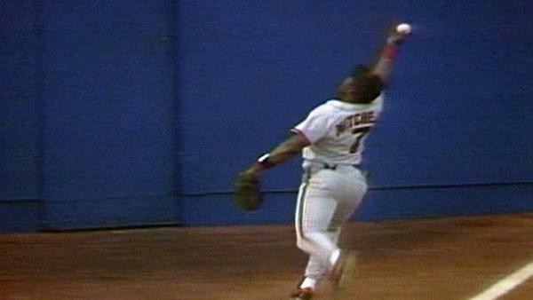 Kevin Mitchell turns 53 today. Happy Bday!! Was this the greatest baseball catch ever??  