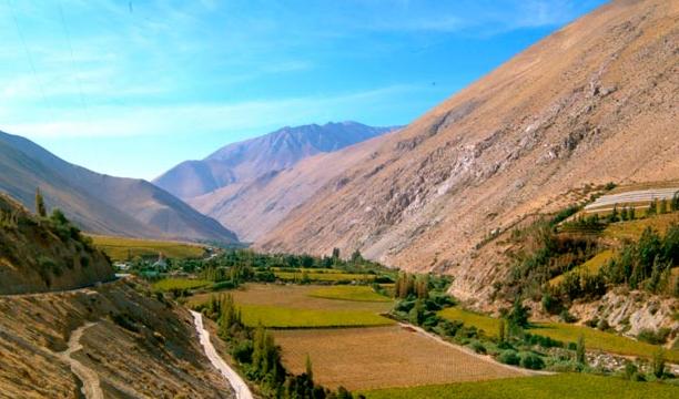 latercera's tweet photo. The NY Times destaca al Valle del Elqui y Patagonia entre 52 destinos recomendados para 2015 http://t.co/isiyCSKayF http://t.co/6L6z5LODyE