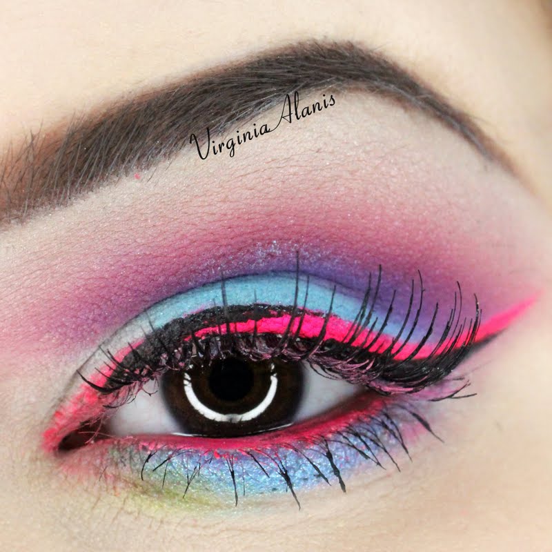 preendotme's tweet photo. http://t.co/FxbkrZrVvP Layering perfection with @Tweezerman #BrushiQ gifts is key to @GinnyAlanis' Fun #CandyLook! http://t.co/qRNFVwkeO6