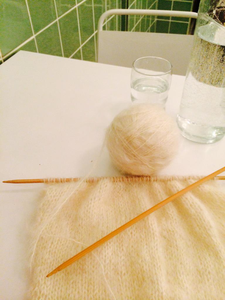 NadineMercey's tweet photo. Wash my car when it's -30. grow my hair long when short is "in"...wear white when black is hot #createoutsidethebox http://t.co/xCJSO1lLXZ