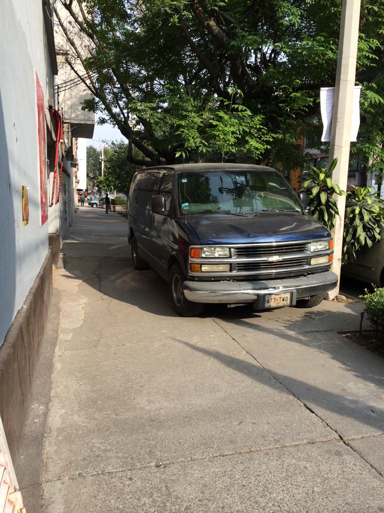 Laurel (@laurel_labneh) on Twitter photo Porque no, una vez más el señor pone su camioneta en la banqueta, su estacionamiento <a href="/LaRomaDF/">Colonia Roma 🚲</a> <a href="/Transito_CDMX/">Transito Vial CDMX</a> Porque no, una vez más el señor pone su camioneta en la banqueta, su estacionamiento <a href="/LaRomaDF/">Colonia Roma 🚲</a> <a href="/Transito_CDMX/">Transito Vial CDMX</a>