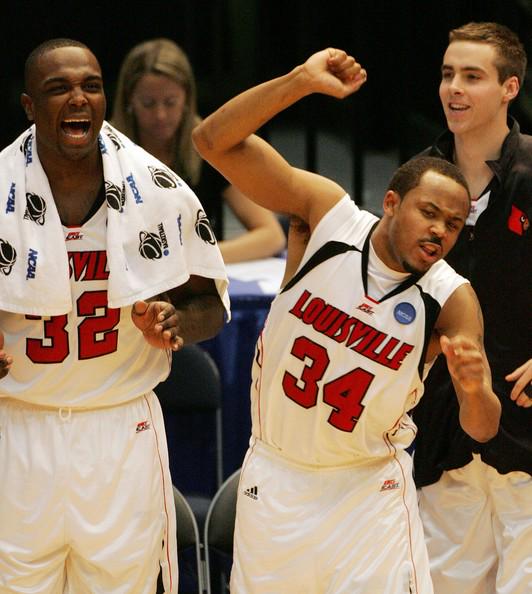 theDCaracter's tweet photo. Those were the days!! #CardsLife/KneeDeep in the biggest basketball tourney in the WORLD!! NCDoubleA http://t.co/svx5iqndRg