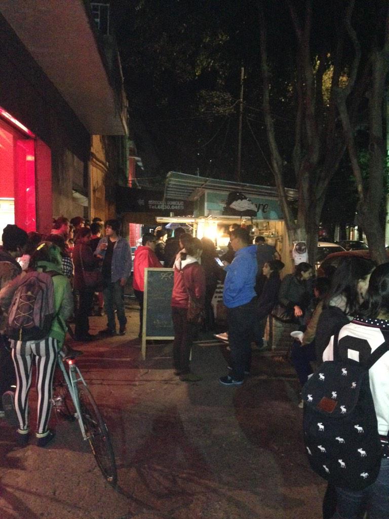 <a href="/LaRomaDF/">Colonia Roma 🚲</a> una taqueria cegaba en Manzanillo y chiapas