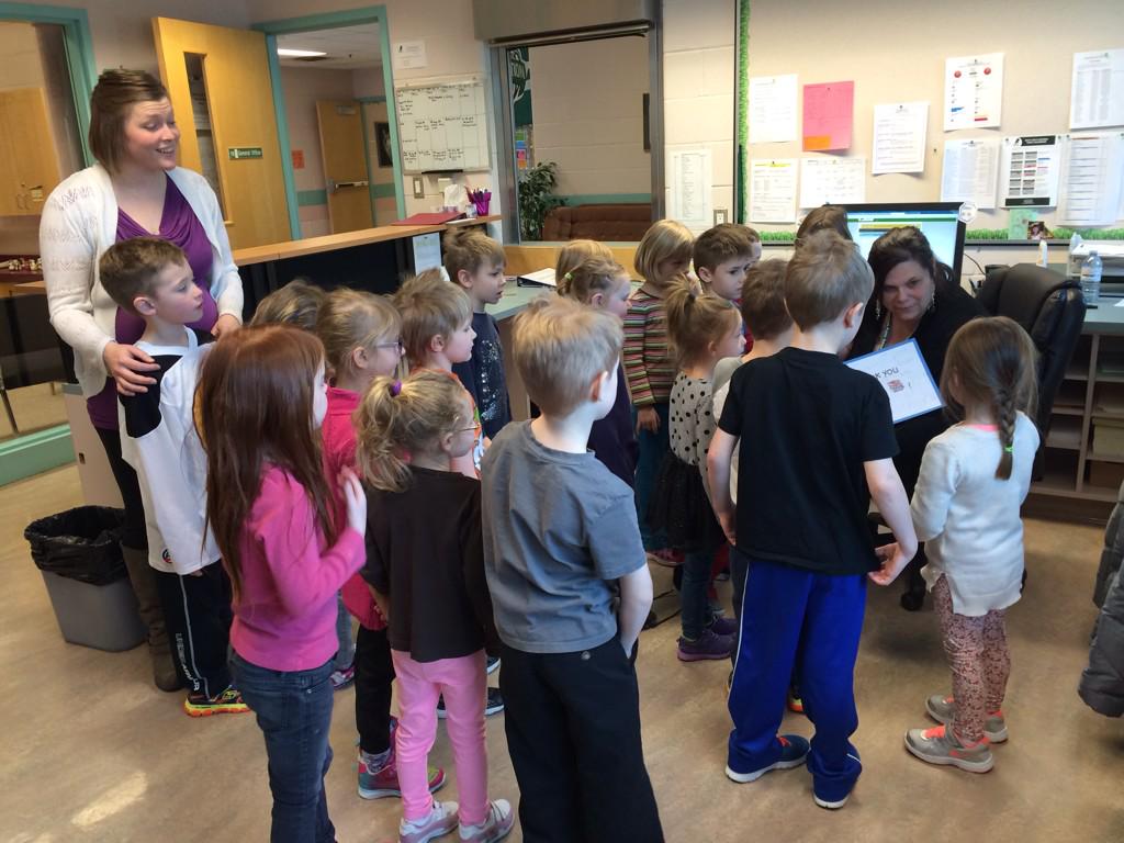 PDaleSchool's tweet photo. Some cute visitors came to the office today to see Mrs. Massier. #thanksforthebooks #welovetoread @StobbsMrs #pdale http://t.co/c56JVy4jmv