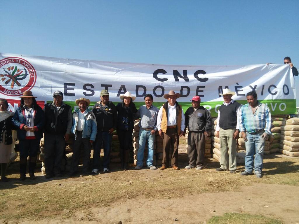 GabrielaConM's tweet photo. Todos juntos somos la #FuerzaCNC Estado de Mexico  @CCQ_PRI @eruviel_avila  @PRI_Nacional  @iriartecarlos http://t.co/akFGsUqdUY