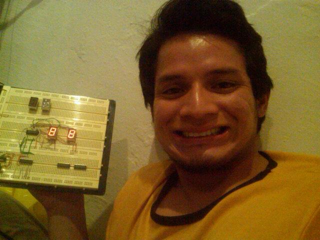 MRagnarok_'s tweet image. Hola amiwos twitteros, he aqui un proyecto que comenzé. #RelojDigital #Udoanz #CircuitosDigitales