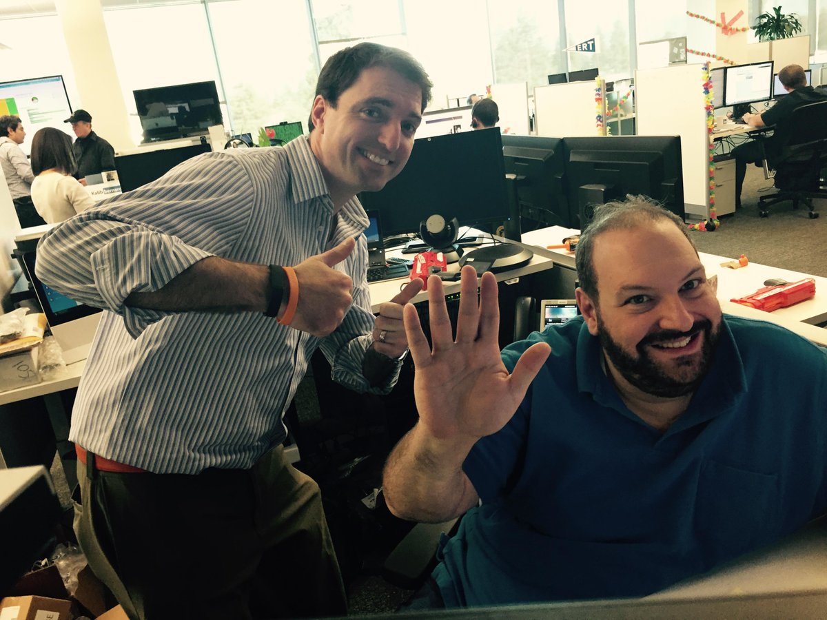 chaddkenney's tweet photo. AND another happy @PureStorage customer!! #swappingdisk http://t.co/xONJfnD2Jl