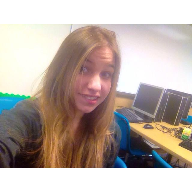 ItsHardlyCarly's tweet image. Realizing your not only the smart one but the only one who cares enough to work after school 
#groupworkproblems