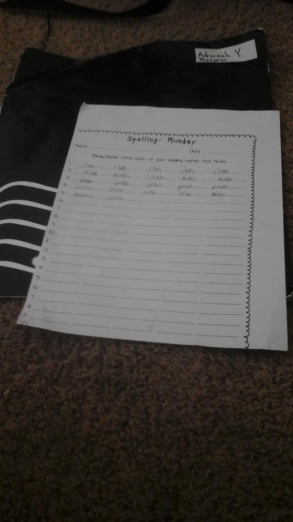 pockets_obese's tweet photo. MN the teacher s give to much! On my nerves http://t.co/0afgtJxpBO
