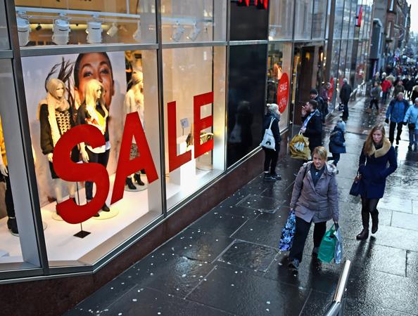 InStyle's tweet image. The 3 secrets you need to know when shopping online sales: trib.al/LB2Ry0z