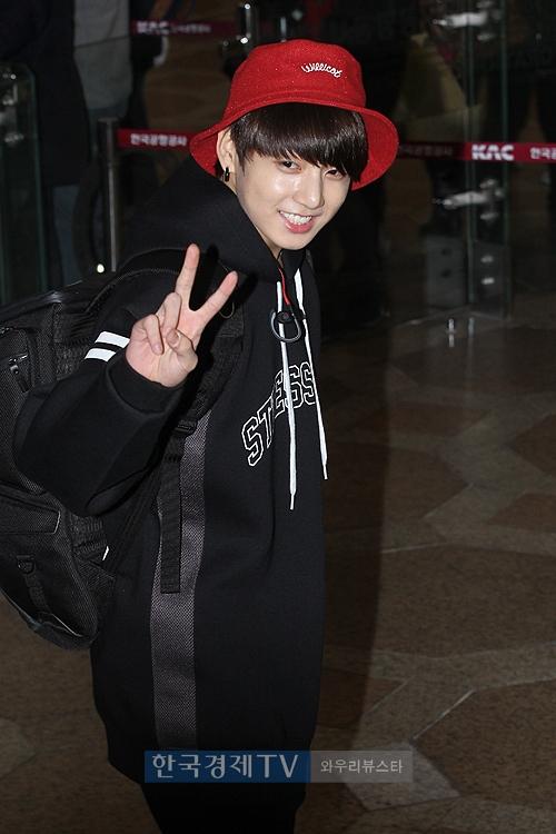 панама женская 2020. чонгук бтс в кепке. панама бтс. бтс в панамках. кореец в панаме.