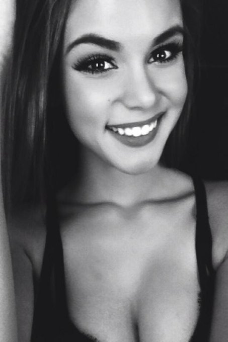 Watch Amberleigh West's leaked NSFW photo on TwXstars