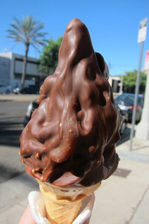 FoodPornAww's tweet image. Chocolate Dipped Ice Cream Cone