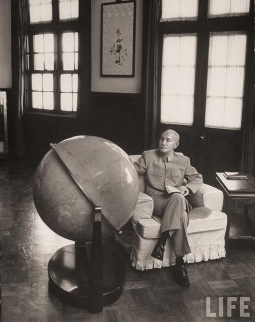 Amazing Historical Photo of Chiang Kai-shek in 1961 