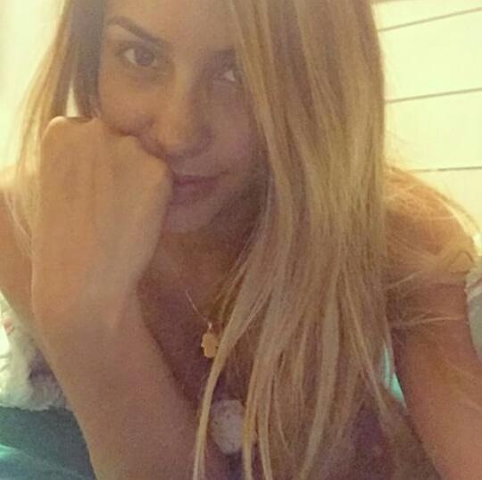 MilettFlawless's tweet image. La vida es una y hay que aprovecharla al máximo 🔆💕🎩