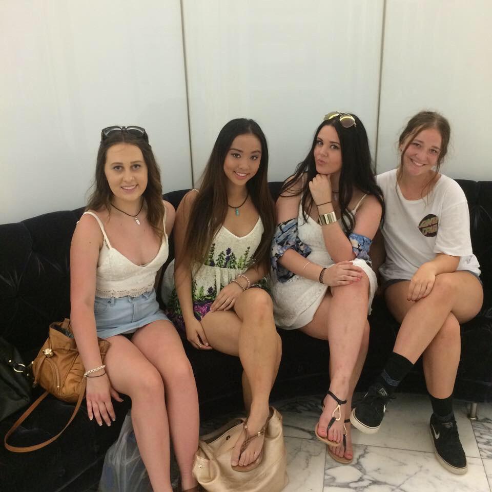 trvp_bxtch's tweet photo. today with the girlies 💖 http://t.co/3vu7NT5rC5