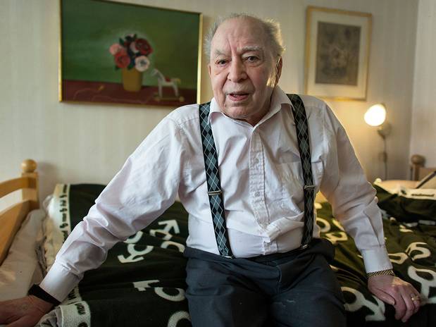 Aftonbladet's tweet photo. Nils, 84, blev utelåst – överlevde med yoga och rom. "Jag tänkte att nu tar jag mig en jävel"
http://t.co/kLX39hVxT1 http://t.co/0JrgHAAKHI