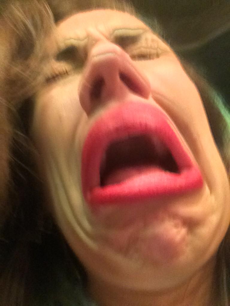 MirandaSings's tweet photo. I tripped RIGHT when I tried to take a photo. NOT FARE http://t.co/9YLSGkQp0A