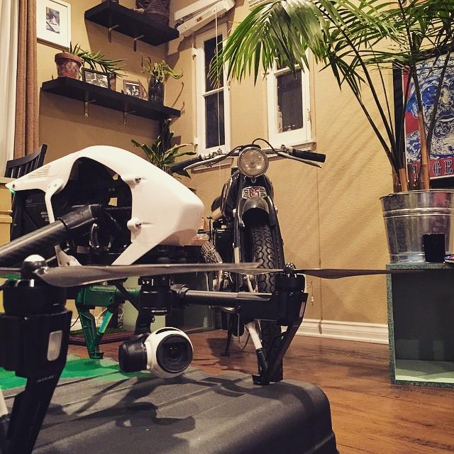 dronodromo_com's tweet photo. Welcome to my #mancave. #inspiredrone #djiinspire1 #dji #inspire1 #quadcopter #drone #hondas65 #vintagemotorcycle... http://t.co/ca3F7QimLL