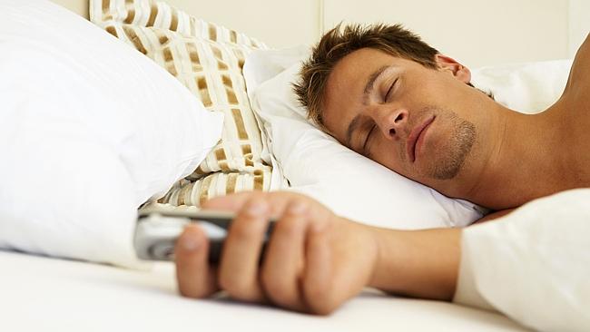 australian's tweet photo. Thousands in QLD were woken up an hour early today by an Optus glitch: http://t.co/16SpVSqqye #optuswrongtime http://t.co/LHyPWQ5BNt