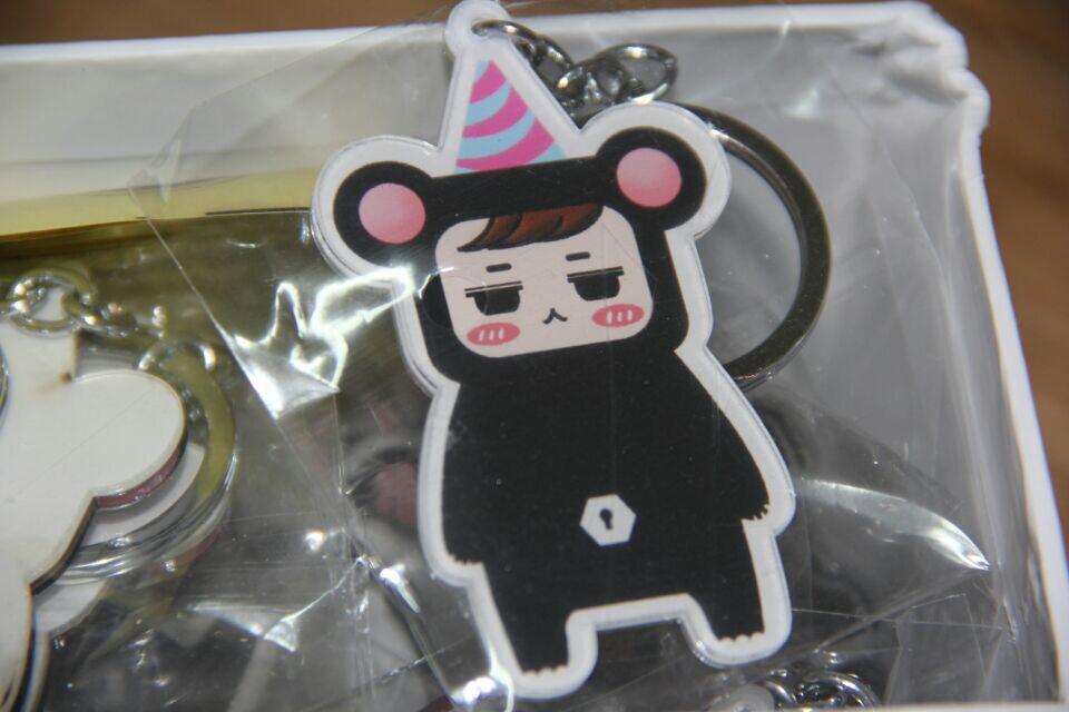 justforkai's tweet photo. A few gifts will be given away at 3 p.m. (Korean time) at KAMONG^^ http://t.co/xpLenaBmWn