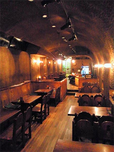 cafe_love2's tweet image. 【くぐつ草】吉祥寺で34年続く洞窟のような不思議な空間が特徴の喫茶店。JR・井の頭線「吉祥寺」駅徒歩5分 #カフェ #カフェ好き好きの人RT #行きたいとおもったらRT #RTした人全員フォローする