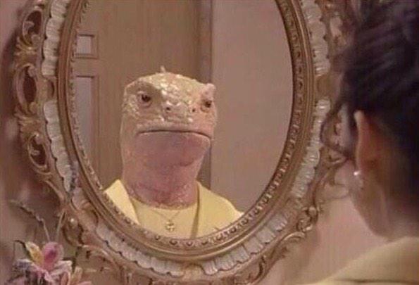 Kellsurito's tweet image. Who is that girl I see? #staringstraight #backatme #mulan