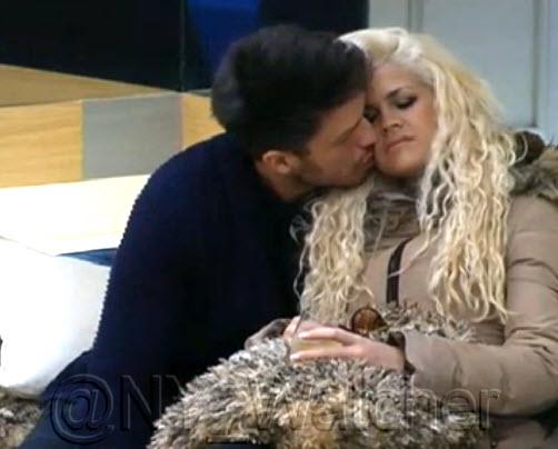 NY_Watcher's tweet image. #GHVIP Fede gives Ylenia some Special Care to make her Feel Better #GHVIP3😉👍👌