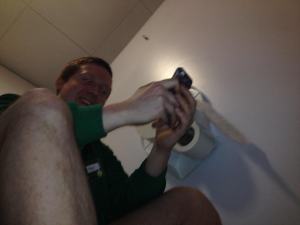 birdyMUFC1's tweet photo. Dain a shite aye @SeanAllanMcC @blairfraser2003 http://t.co/wXkHoKjPgH