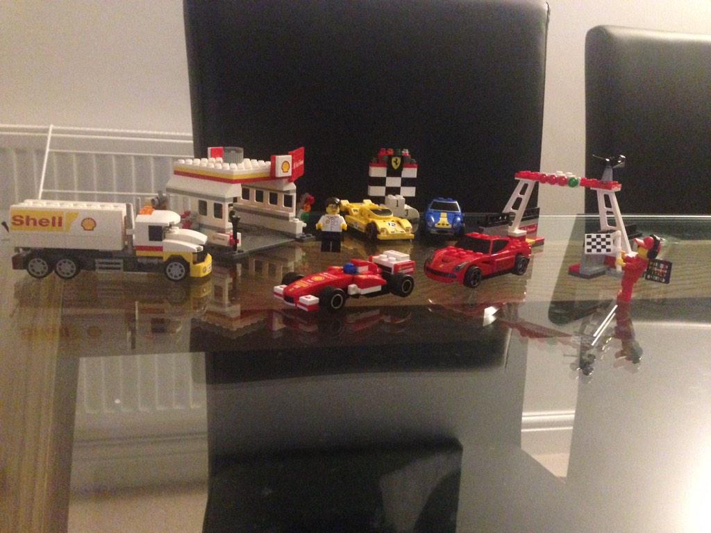 NathanKitt's tweet photo. #shell Lego set!!! http://t.co/35TREOSThQ