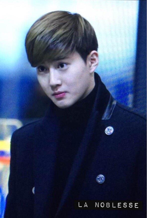 LaNoblesse_0522's tweet photo. 150114 Beijing Int Airport #SUHO #수호  면아~ 이렇게 잘생긴 정말 반칙이다 ㅜㅜ http://t.co/QQ4eOVCDY0