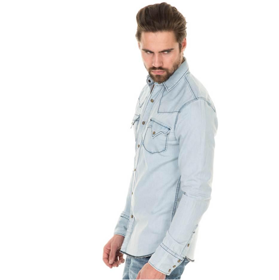 ClubCultureID's tweet photo. #todayspickups: John Ross Denim Shirt from Dr. Denim! Slim fit western shirt, ice washed, 100% cotton. Snap buttons.. http://t.co/9pDIORxCUI