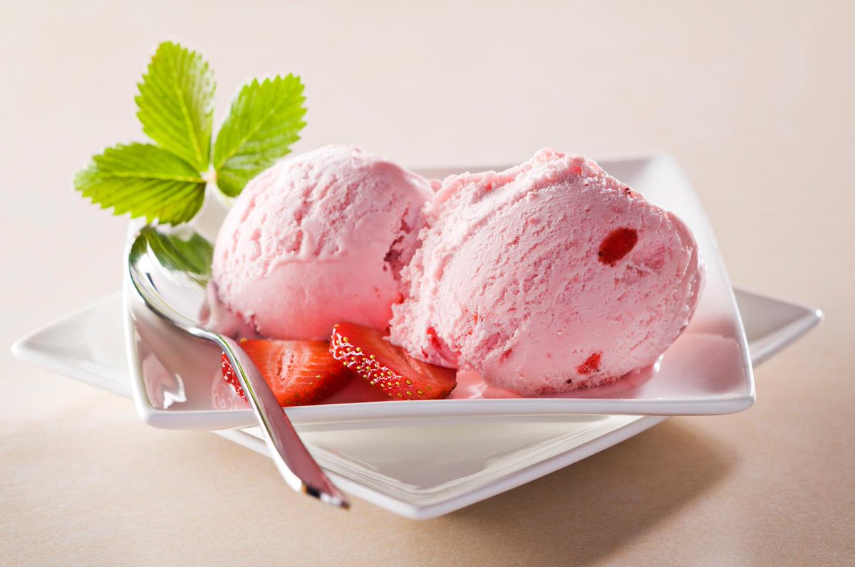 pizzahutmsia's tweet photo. Today is #strawberryicecreamday - let's have some later! #yum #Phfun http://t.co/DESE61hYIW