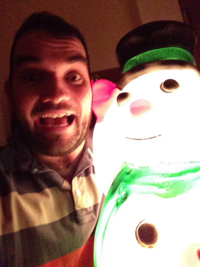 DaveHarko17's tweet photo. @Independent_ie does this counts?? #snowmanselfie #IndoSubmit http://t.co/7g6ha7al4P
