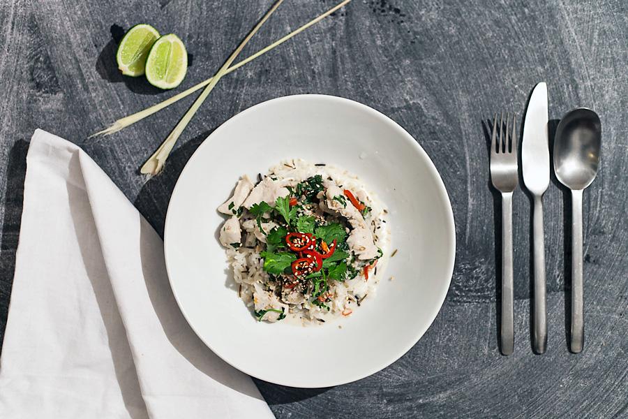 sharehouse_k's tweet image. Get 2015 movin' with our first recipe - delish Basil Chicken!

sharehousekitchen.com/basil-chicken/